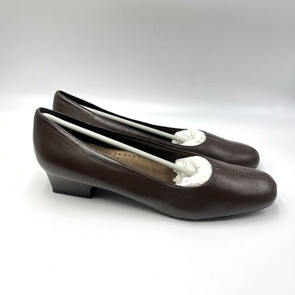 11N 11 NARROW WIDTH Trotters Womens Brown Leather Kitten Block Heels Pumps Shoes - Picture 1 of 14
